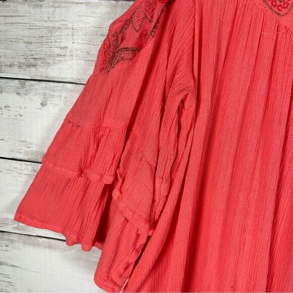 Democracy Embroidered Bohemian Crinkle Rayon Salmon Top 1x - Picture 7 of 9